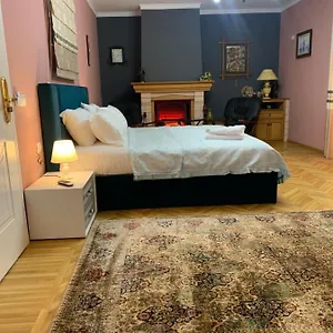 Belux 3*, Tirana Albânia
