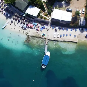 Adrian , Ksamil Albânia